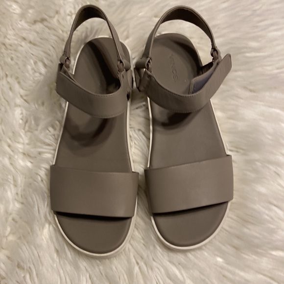 VINCE Sandals size 9 excellent condition color dark gray see all pictures - Picture 16 of 16